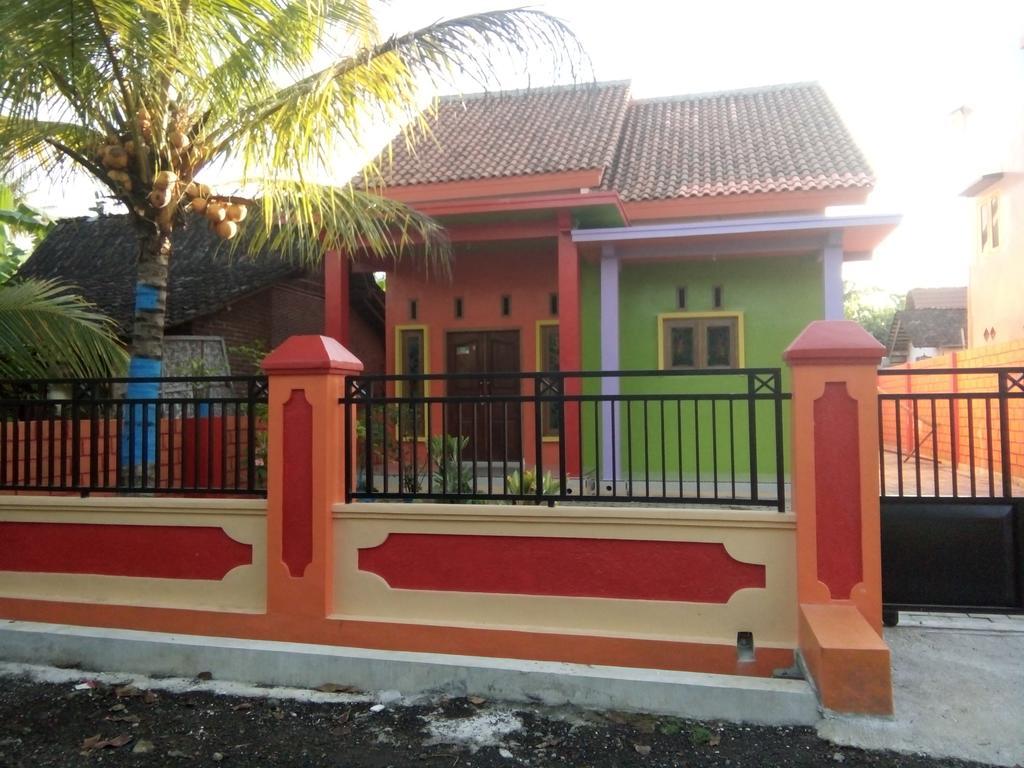 Yunior Guesthouse Tamansuruh Exterior foto