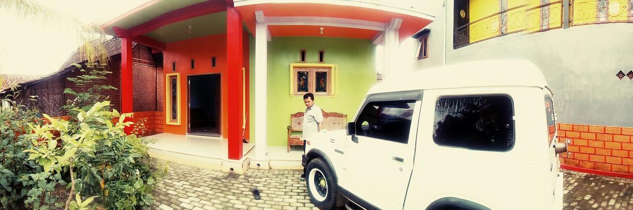Yunior Guesthouse Tamansuruh Exterior foto